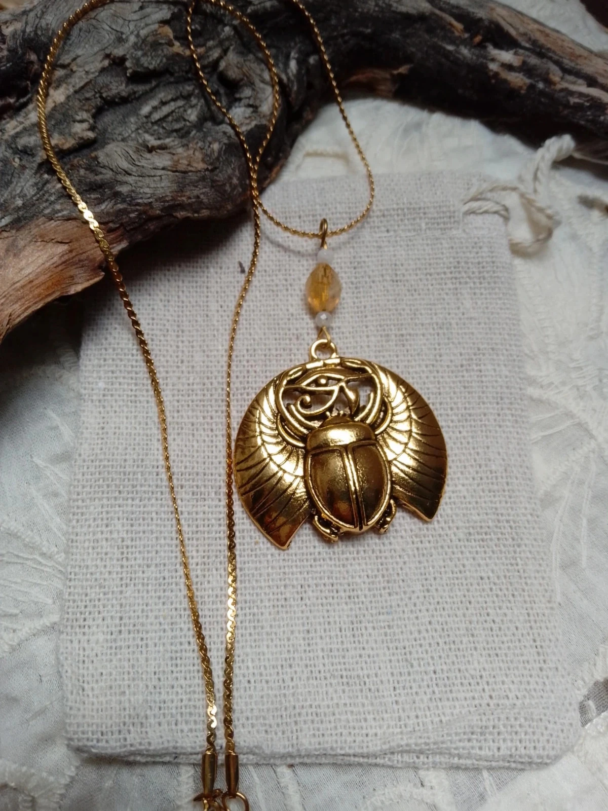 Colar escaravelho egípcio dourado com pedras naturais – photo 3
